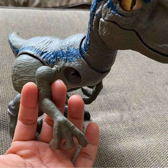 Dinosaur Action Figures with Sound Effects Kid Toy - Picture 7 of 7